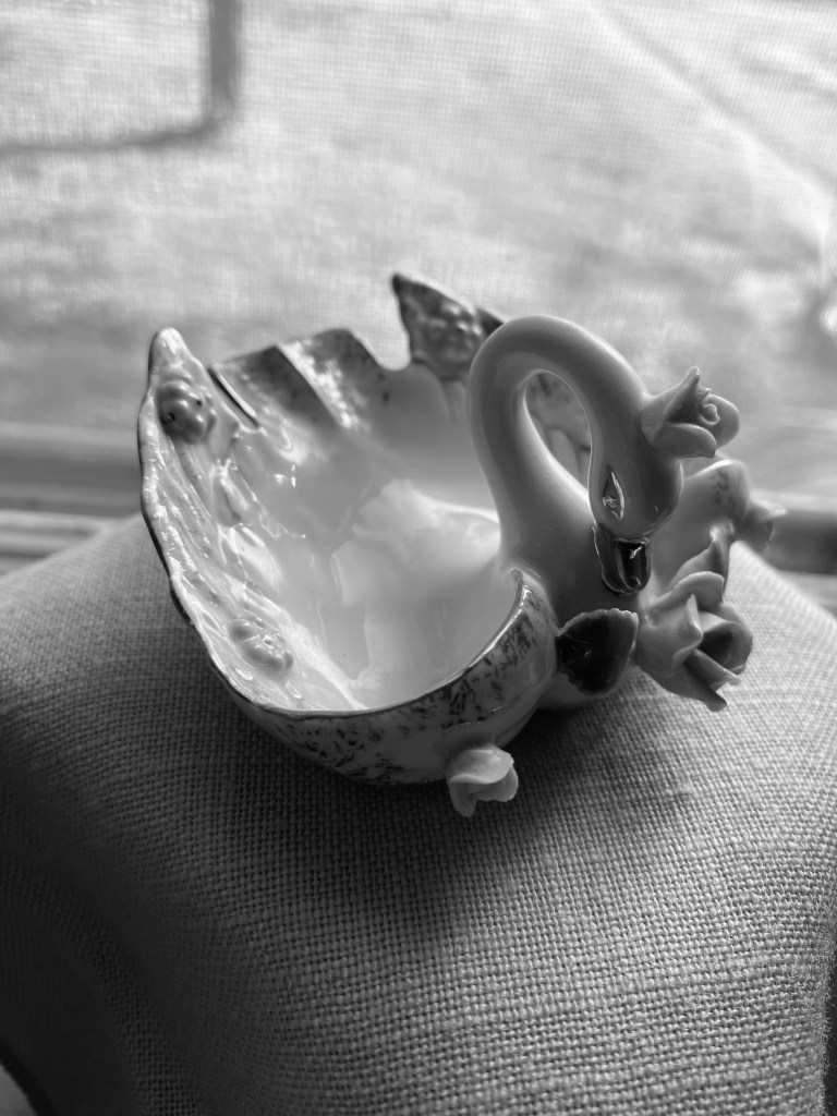 vintage small swan ashtray